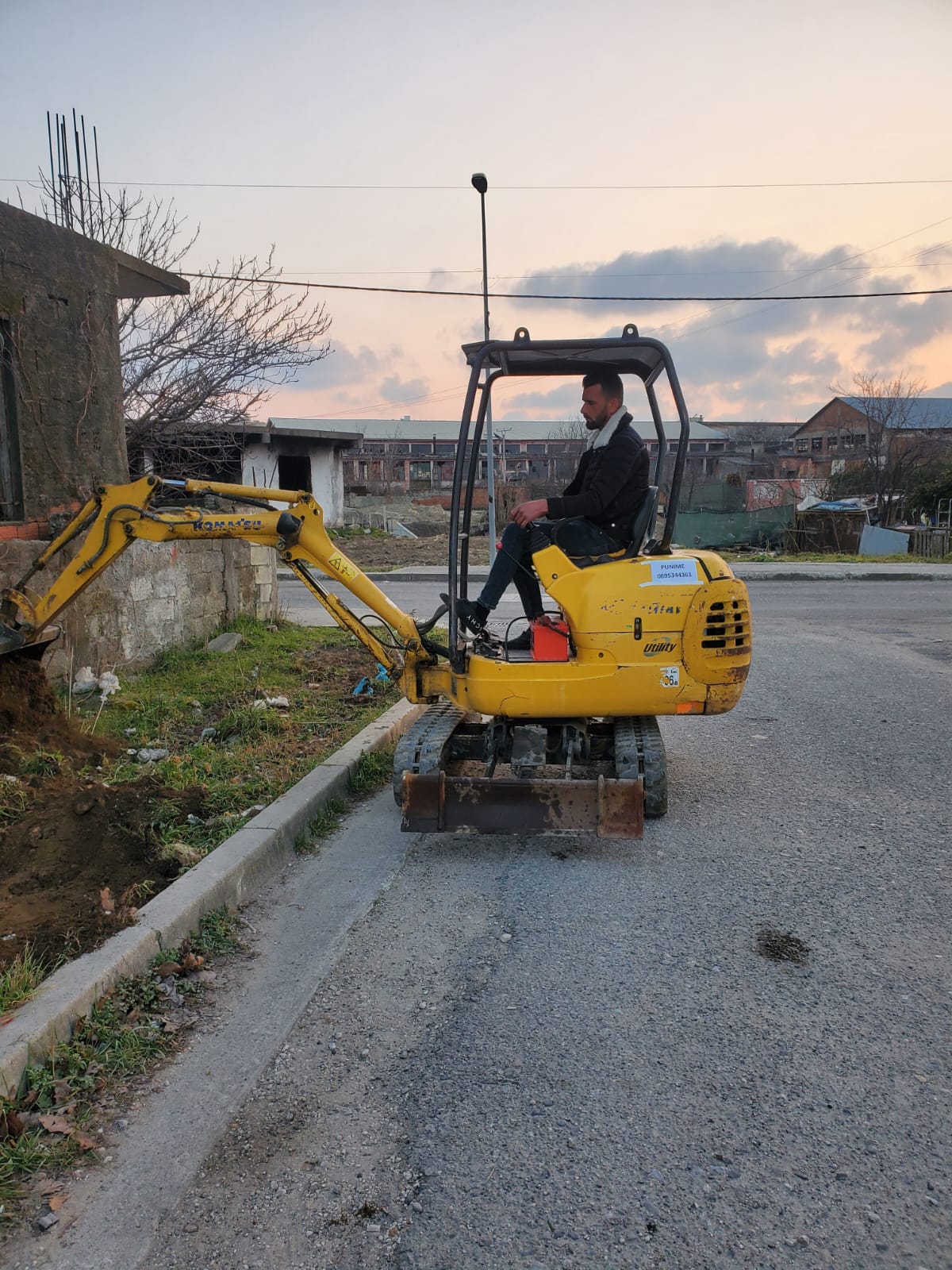 Cela Eskavator