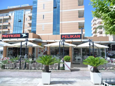 Pastiçeri Pelikan Plazh