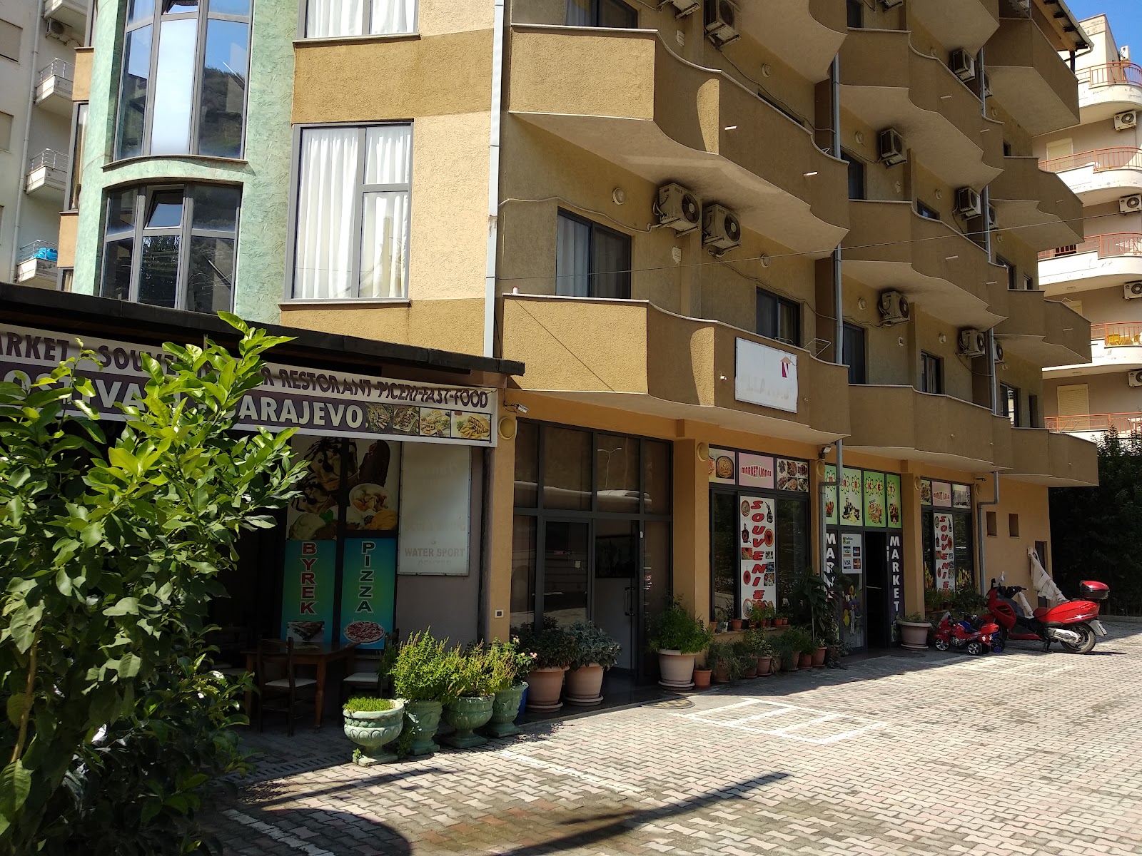 Hotel Villa Llanaj