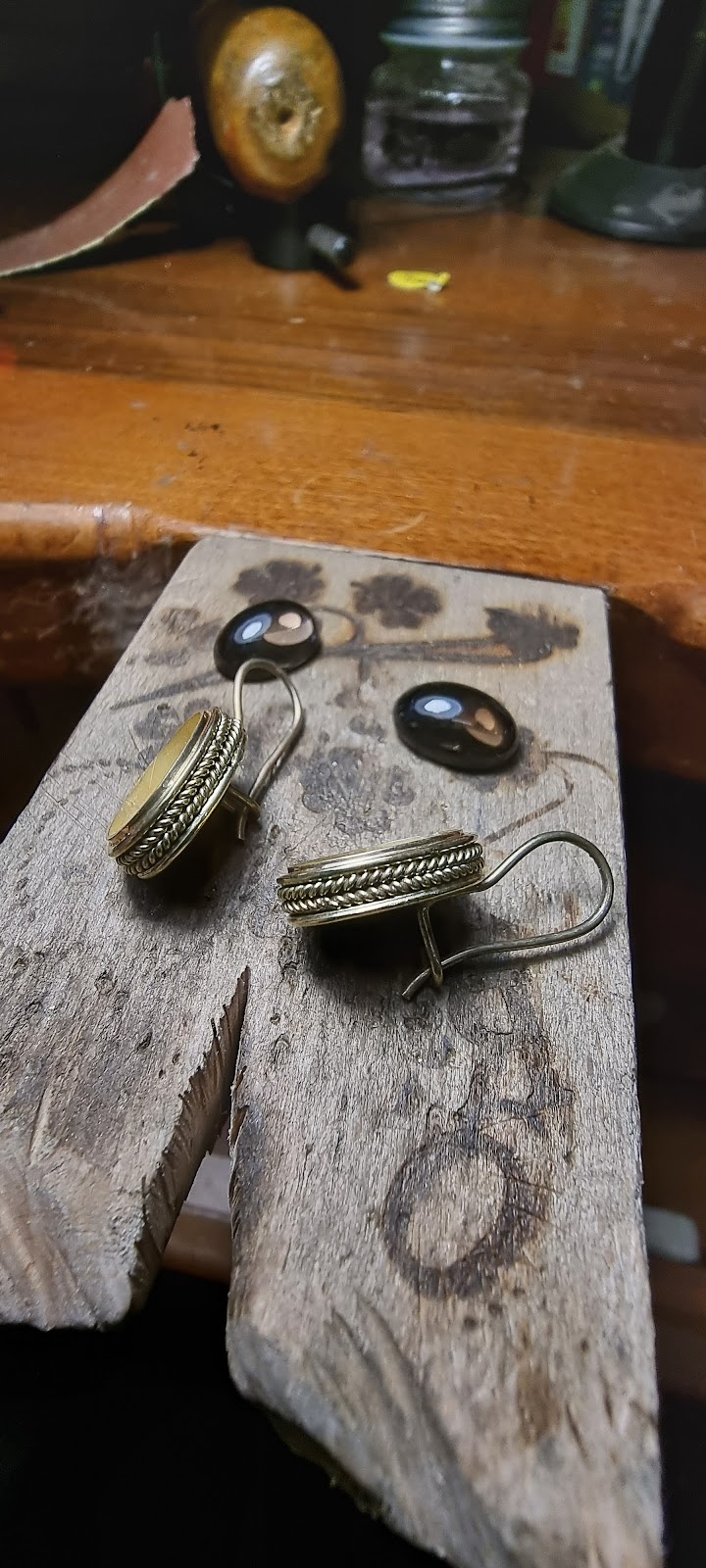 Lyhnid Jewelry