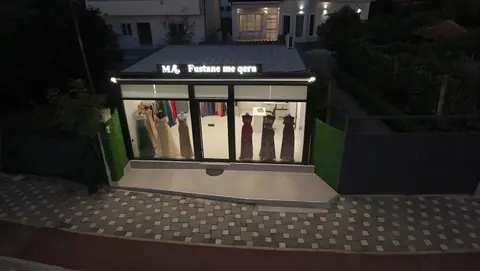 Fustane me qera ( Ma.fustanemeqera1 , thonj me xhel )