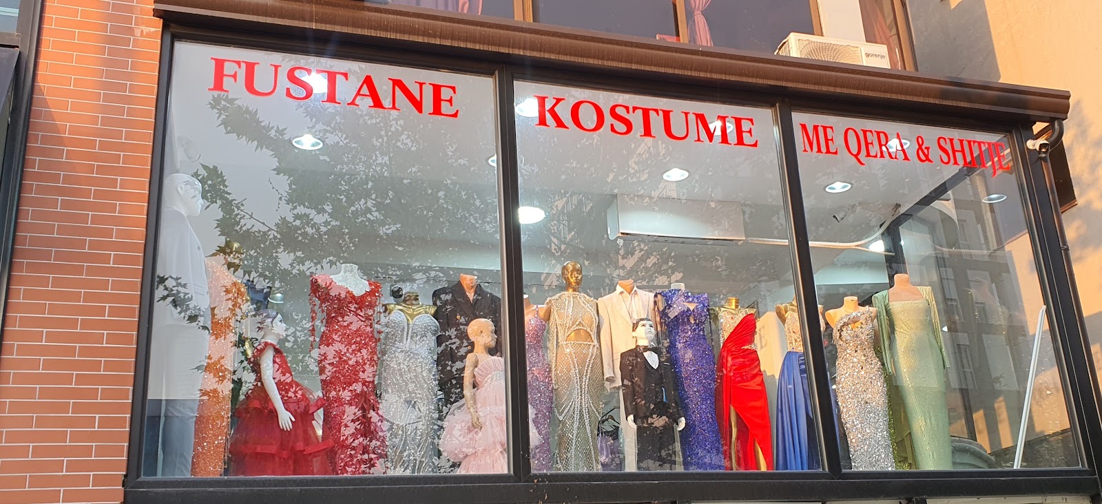 Fustane Kostume me Qera dhe Shitje "Axel"