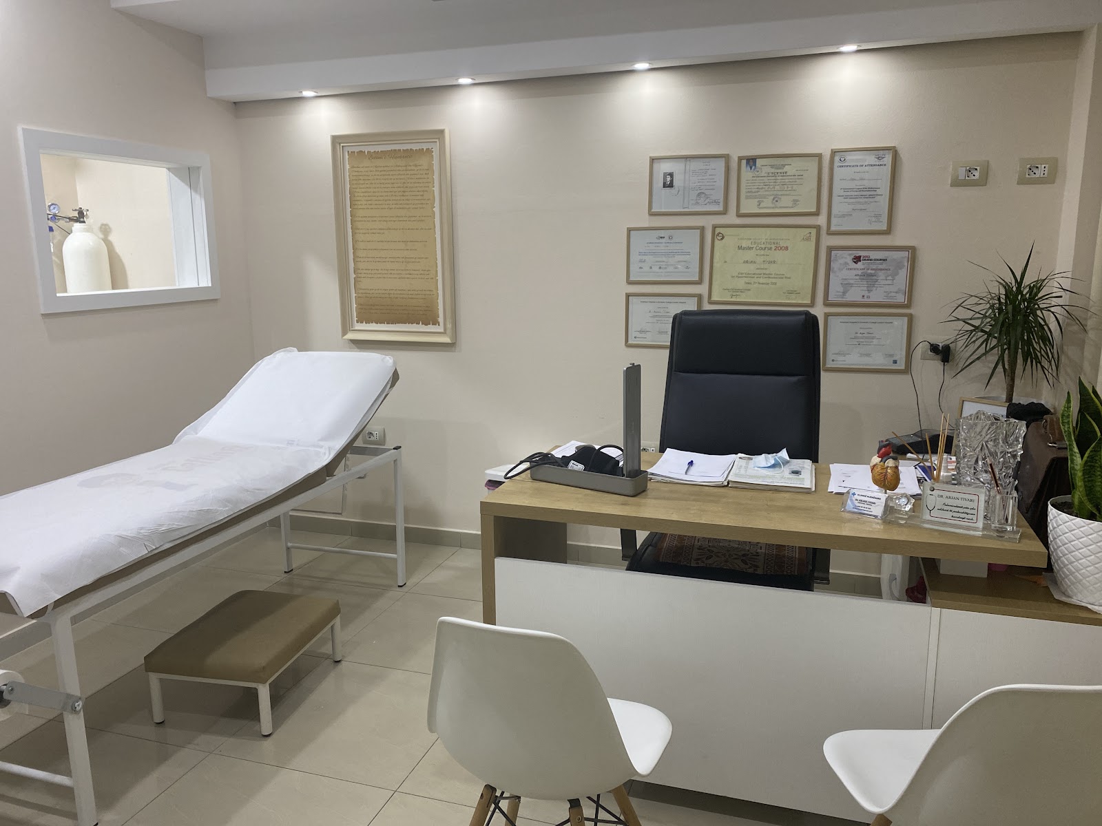 Klinike Mjekesore Dr.ARJAN TIVARI