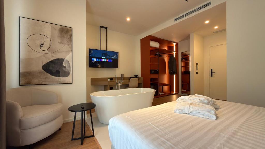 Golden Nina Hotel