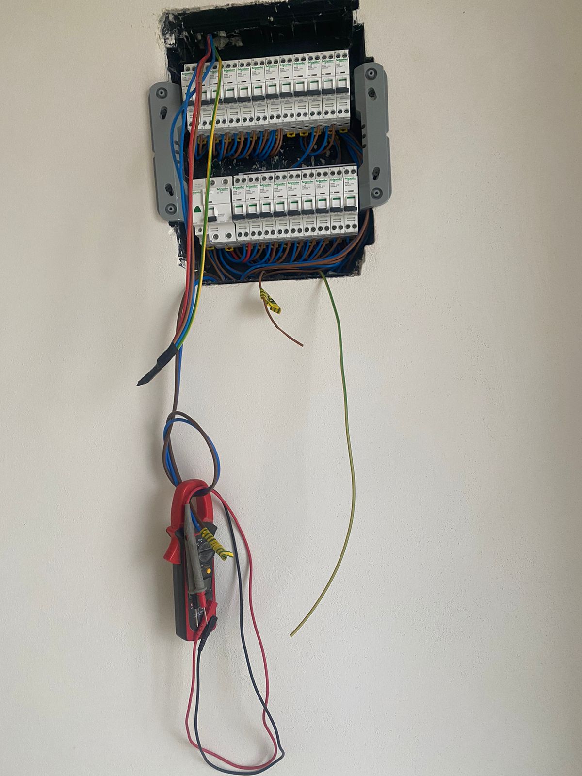 Punime Elektrike Albi