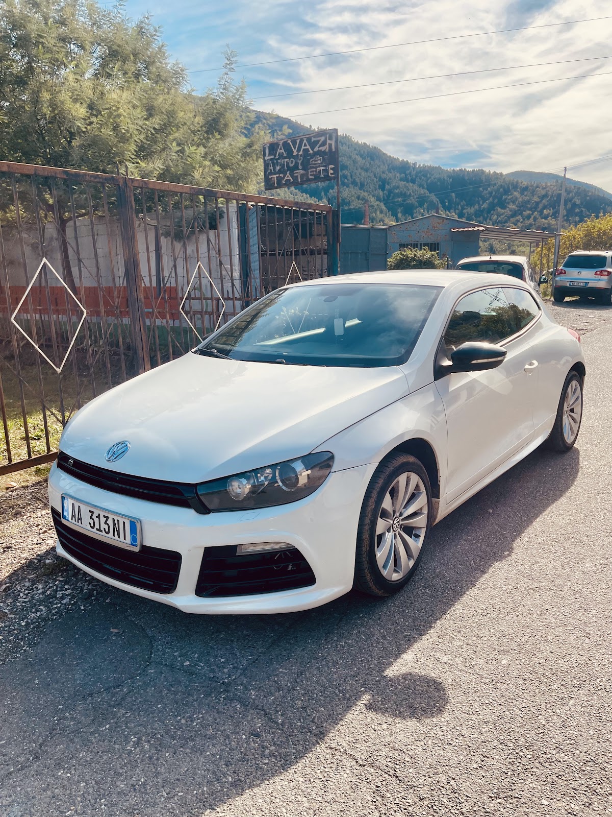 Makina me qira Loshi (Car rental)