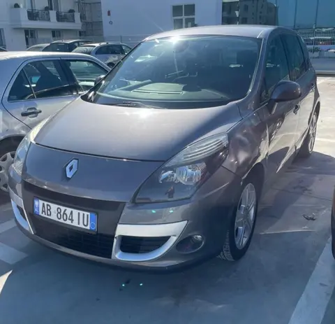 Makina me qira Loshi (Car rental)