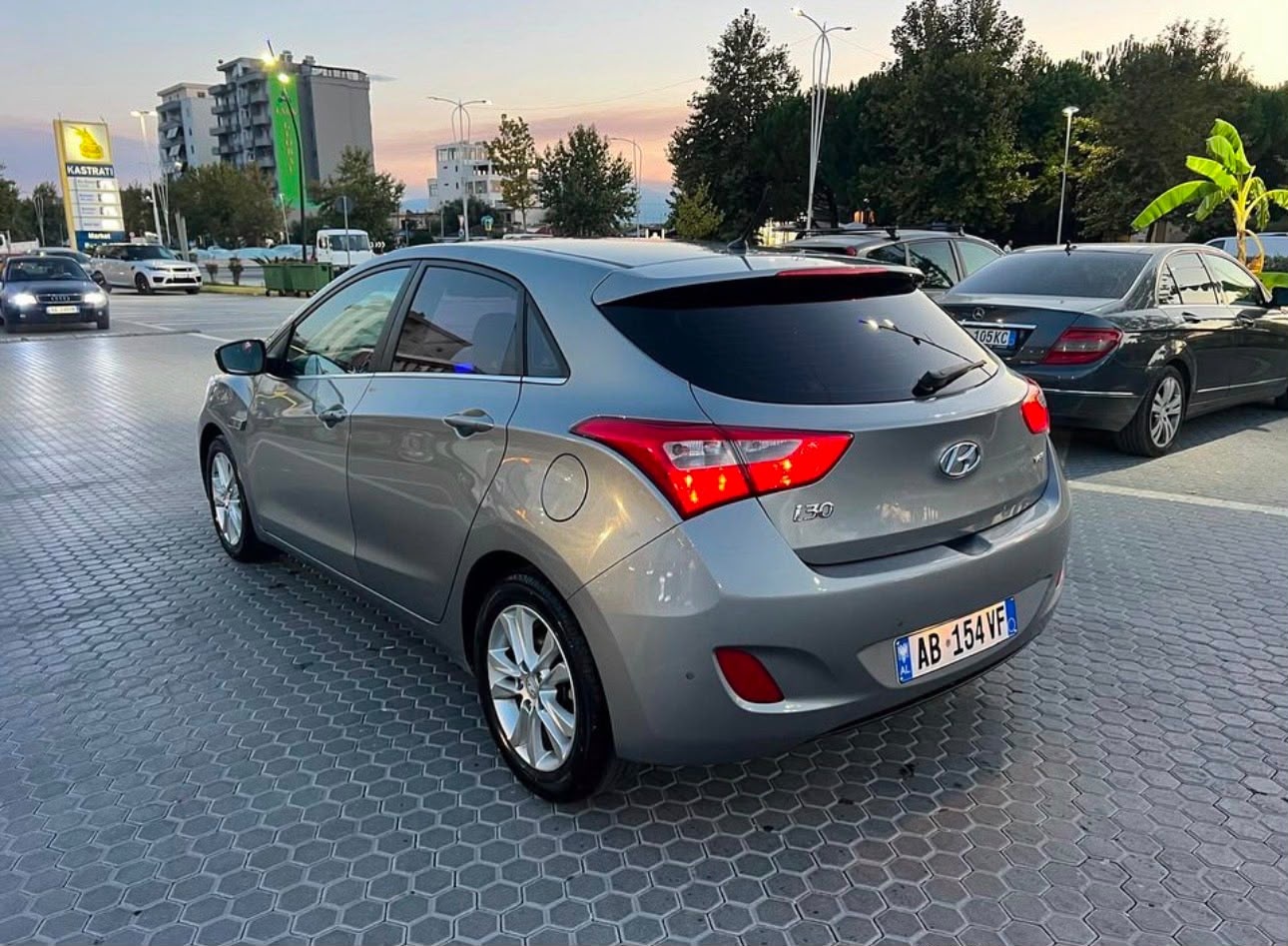 Gold Wheels Car Rental Vlore