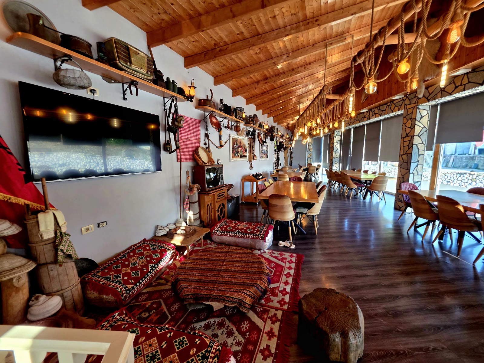 Restorant Izeti Dobrovë Peshkopi