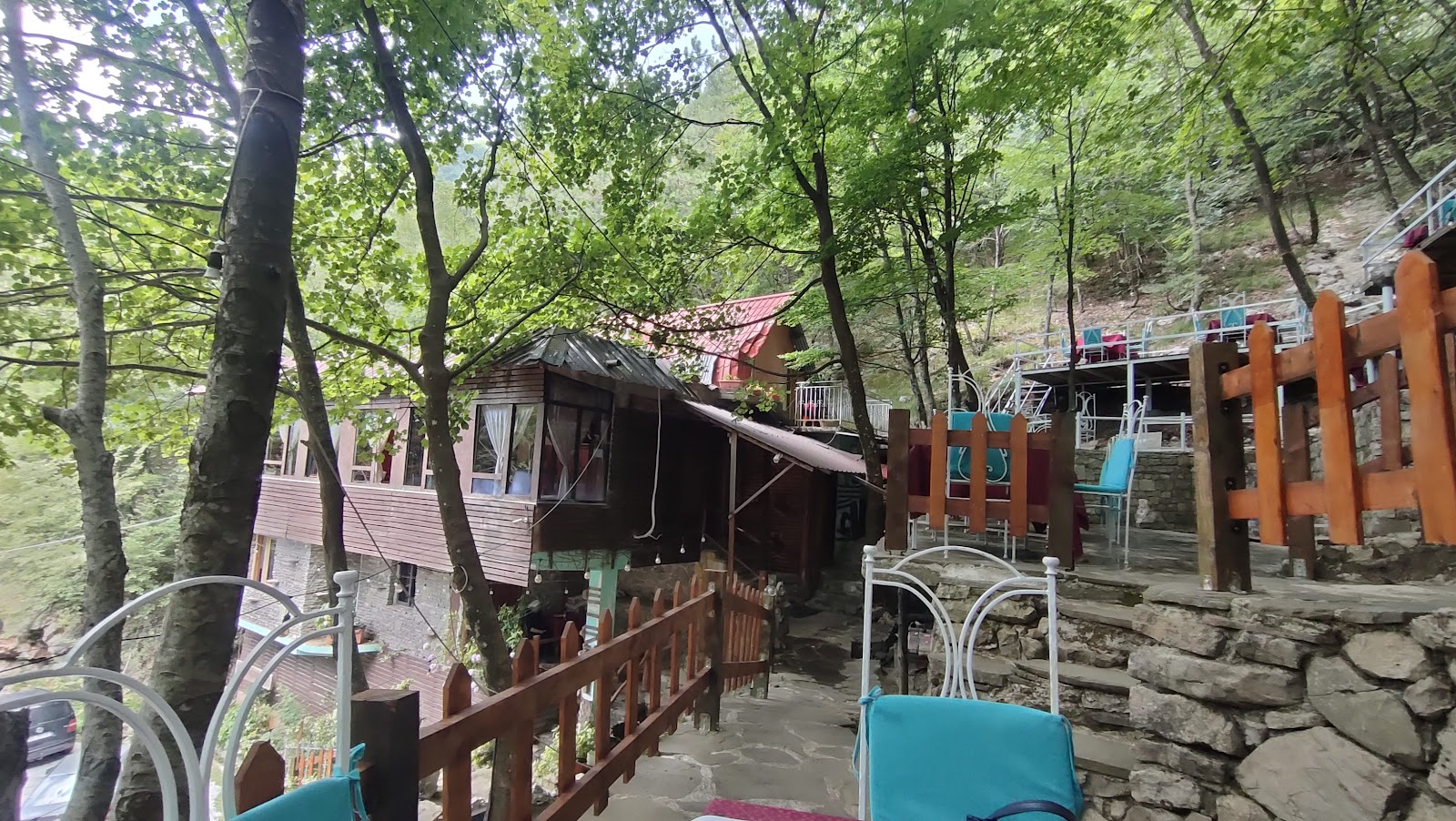 Bar restorant Uji i Ftohtë Dajti