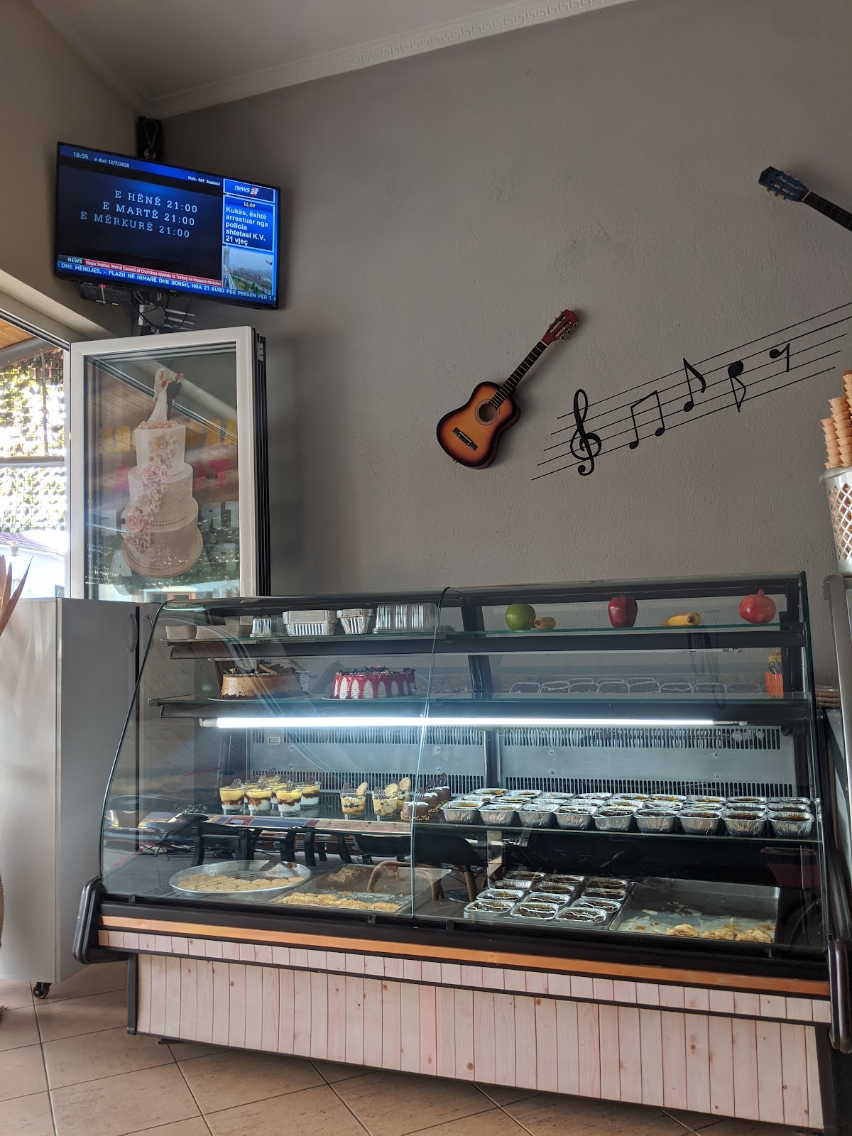 Skënderi Café Bar & Pastry Shop
