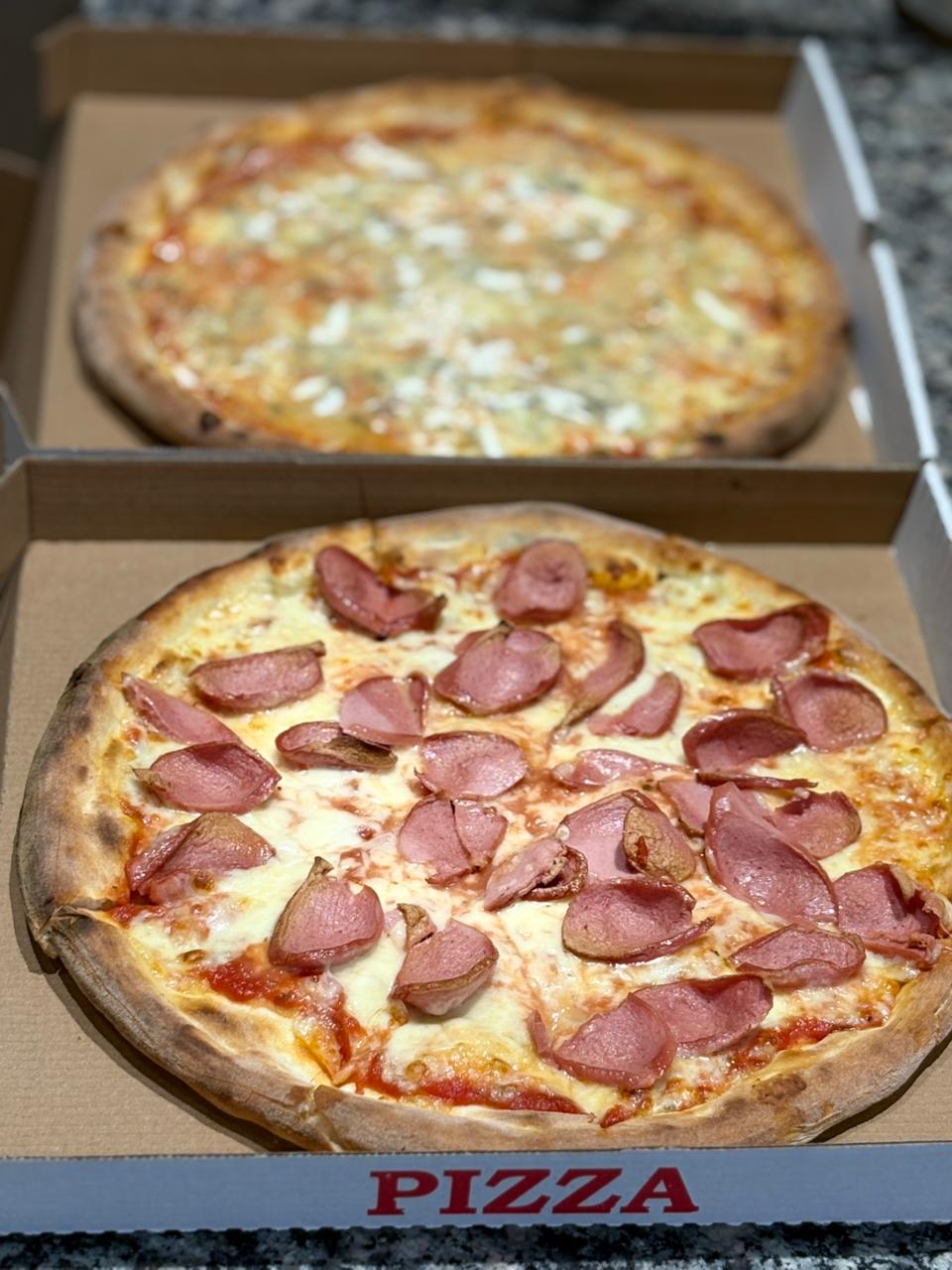 Pizza Lila's