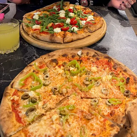 FUMO Lounge & Pizzeria
