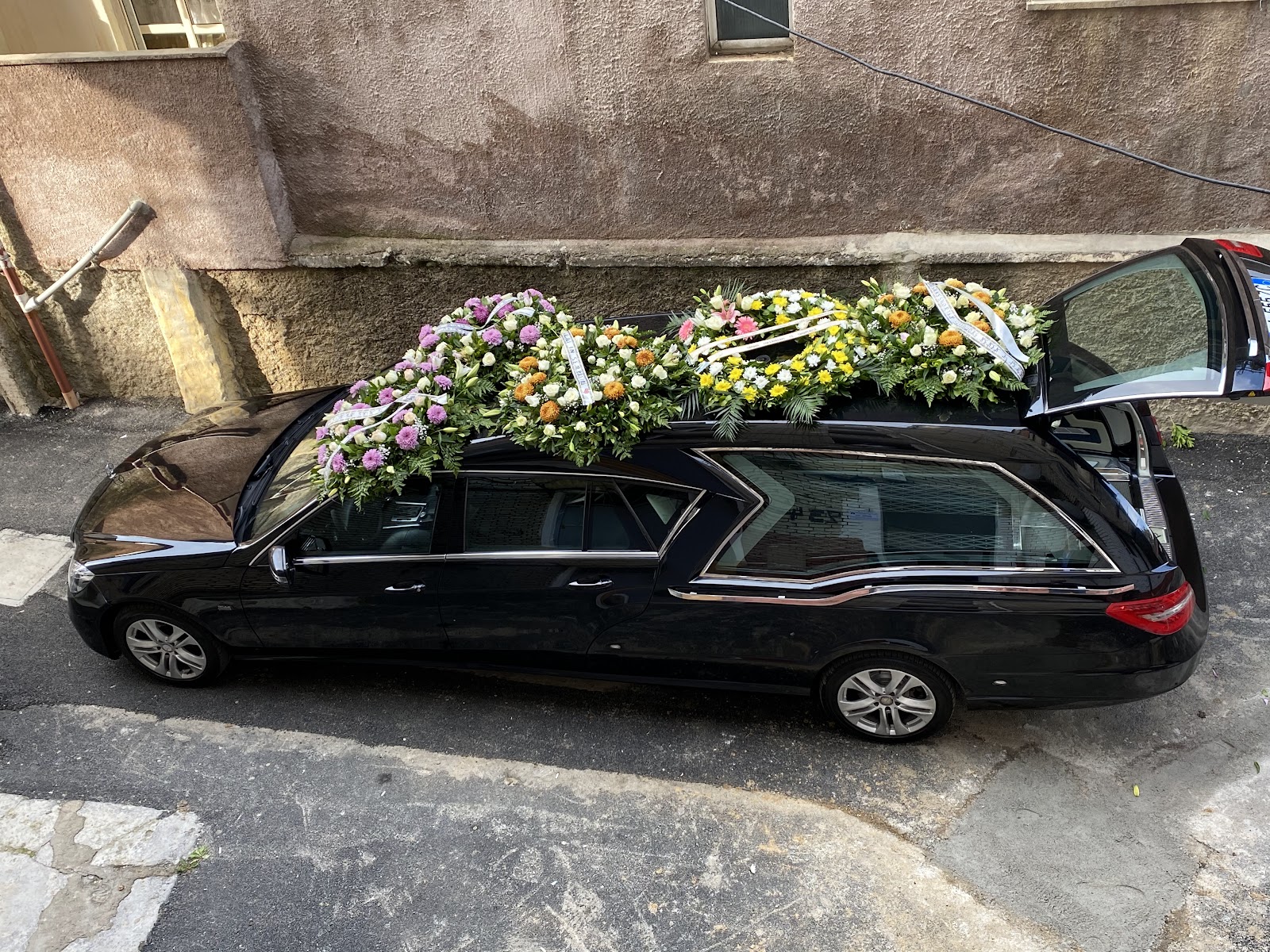 Agjensia Funerale “Universal”, Shërbime Funeral dhe Ambulance - Ambulancë Private jashtë vendit