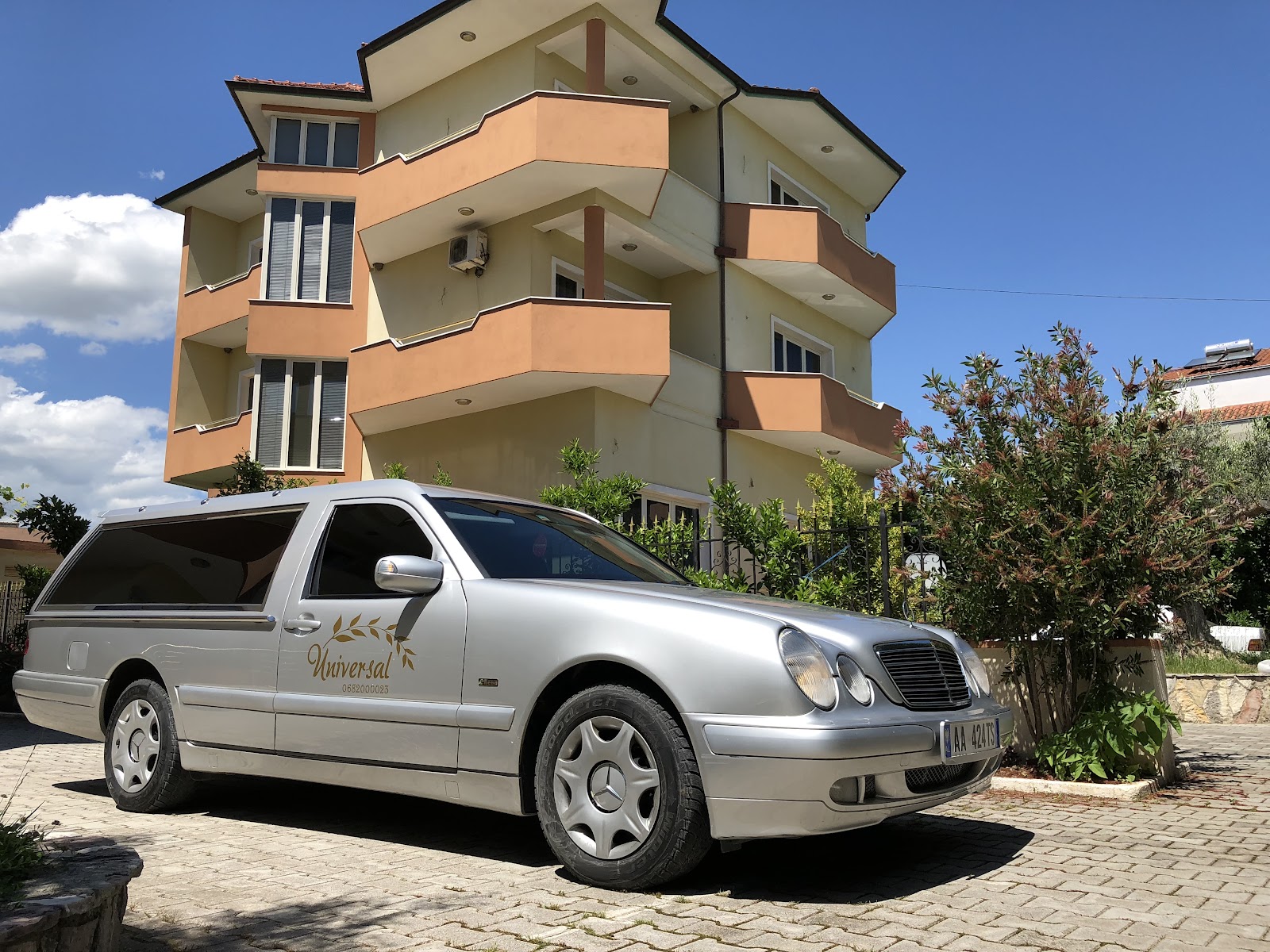 Agjensia Funerale “Universal”, Shërbime Funeral dhe Ambulance - Ambulancë Private jashtë vendit