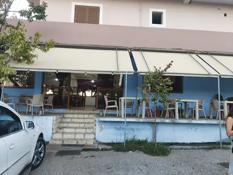 Bar Restaurant "1000 Buzëqeshje"
