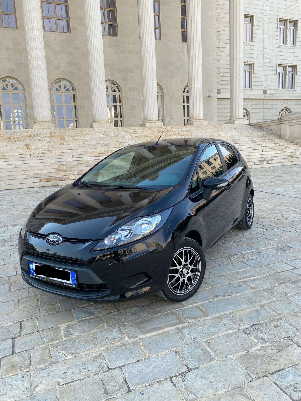 LUXURY CAR RENTAL