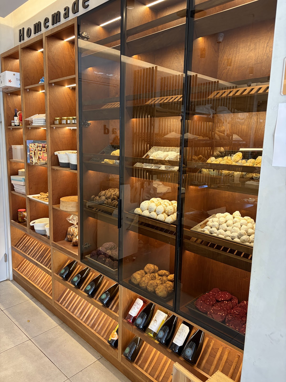 Furre Buke - Pastiçeri Himara