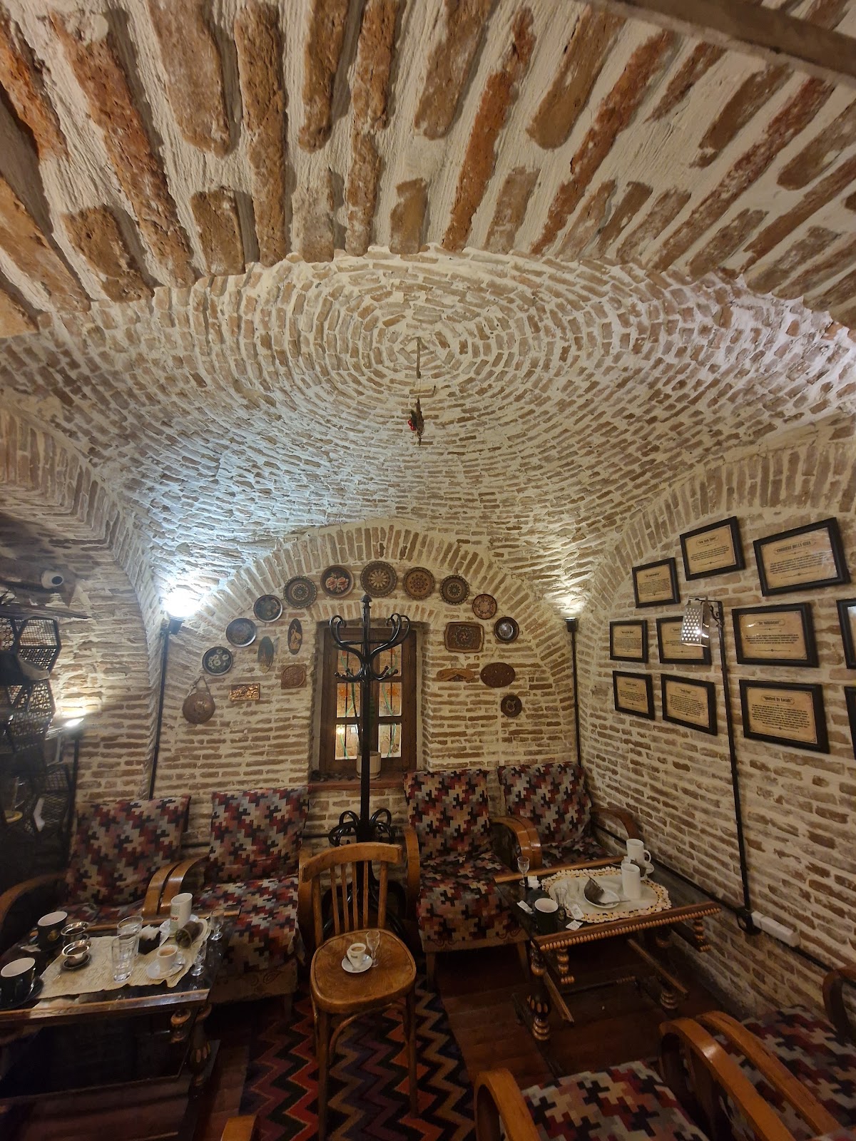 Komiteti - Kafe Muzeum