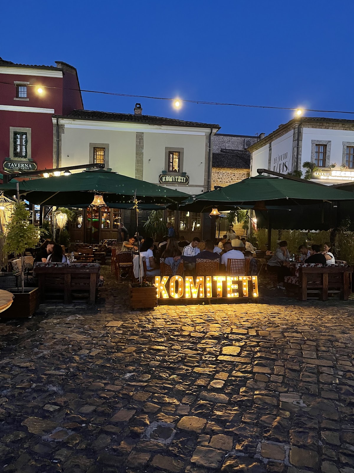 Komiteti - Kafe Muzeum