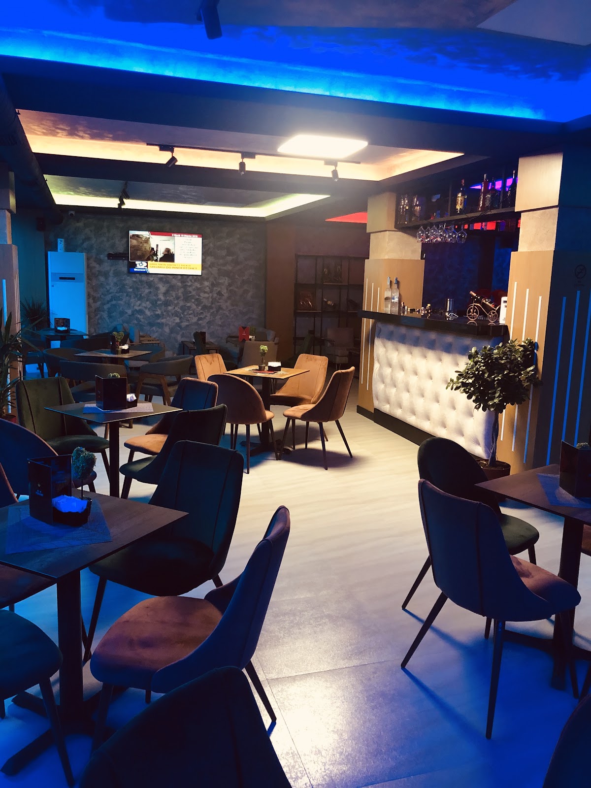 Anzola Lounge Bar