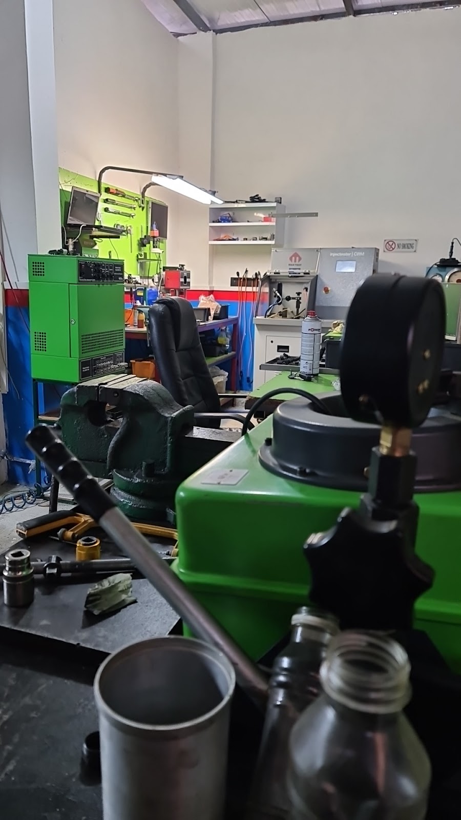 Injector service