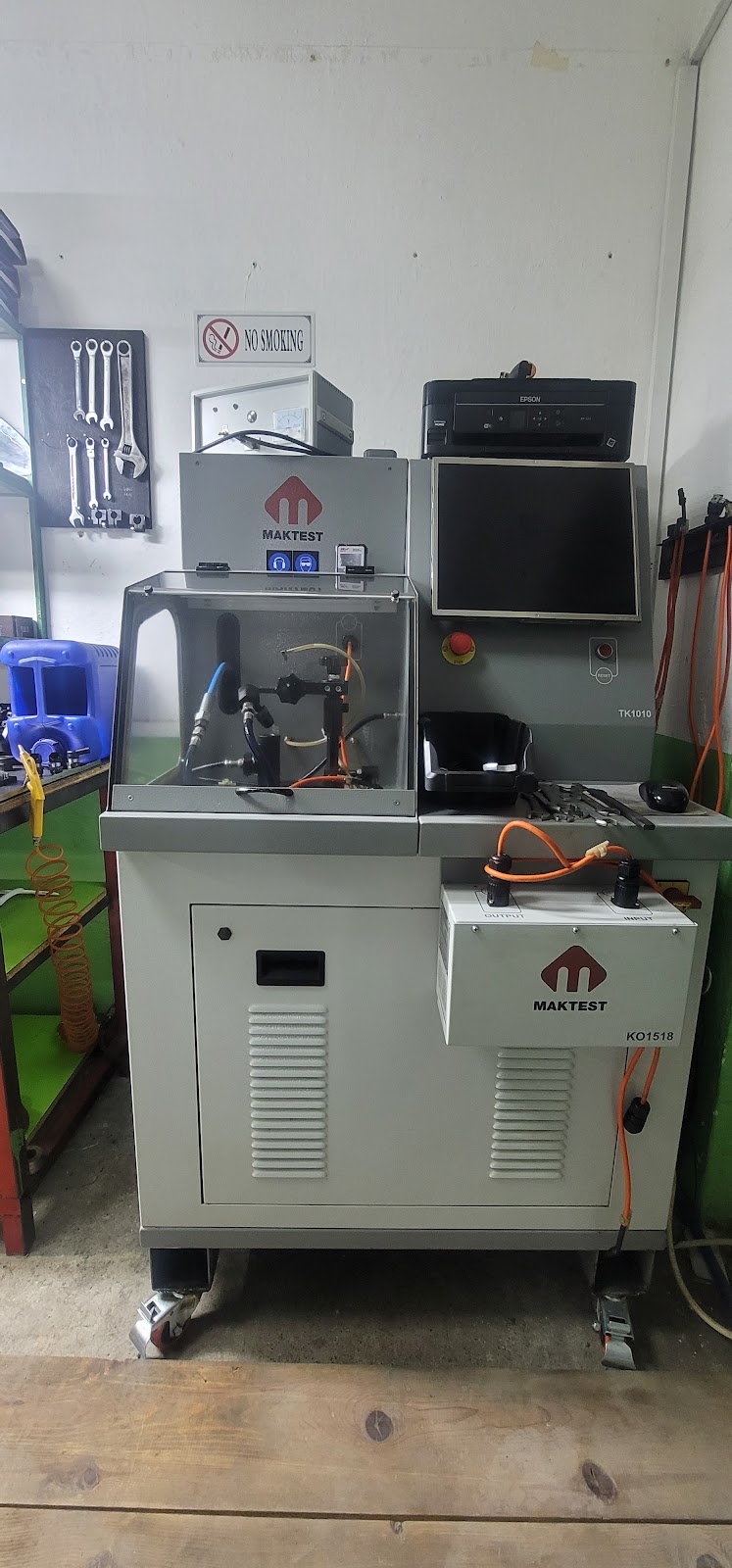Injector service