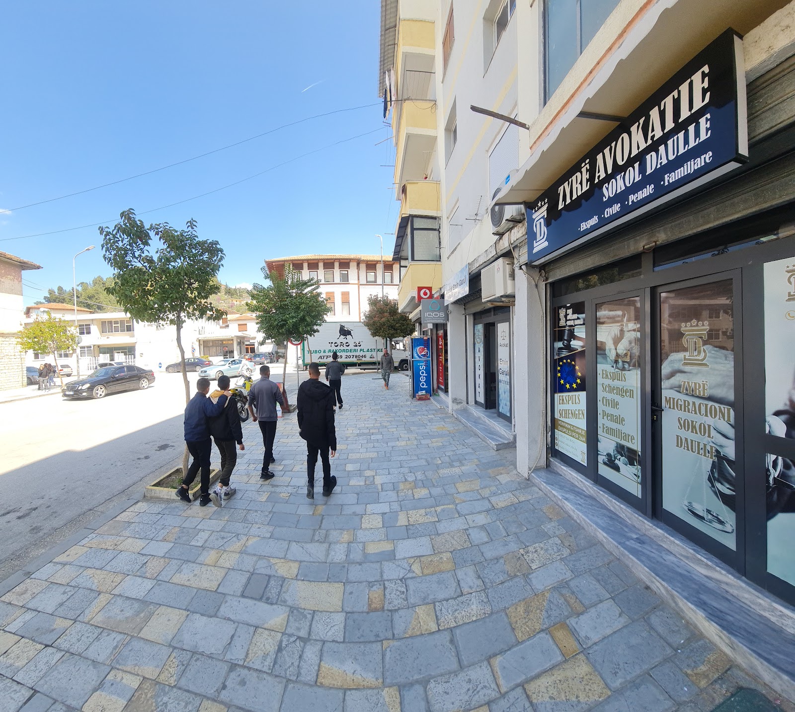 Avokat Sokol Daulle
