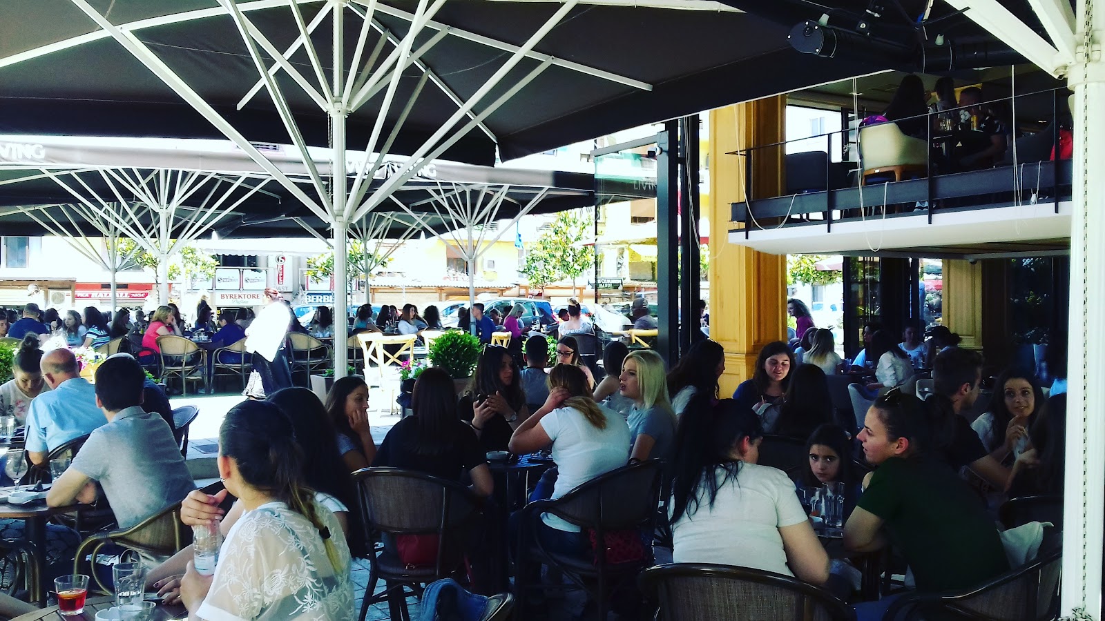 Living Bar