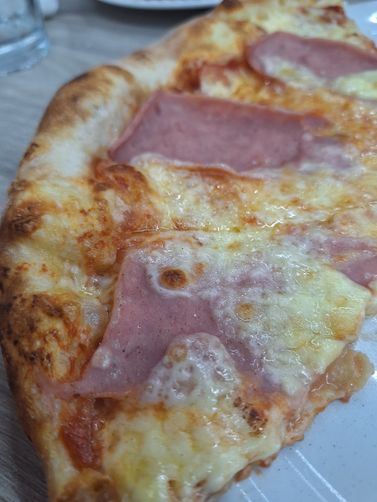 Fast Food Piceri Kreperi Lio