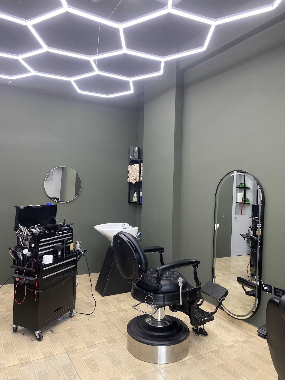 Barber Shop Muçi