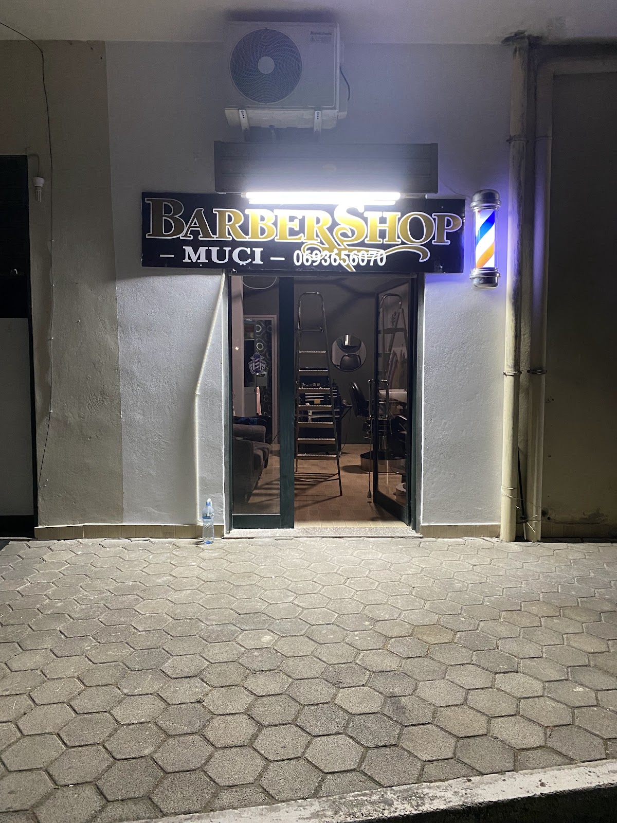 Barber Shop Muçi