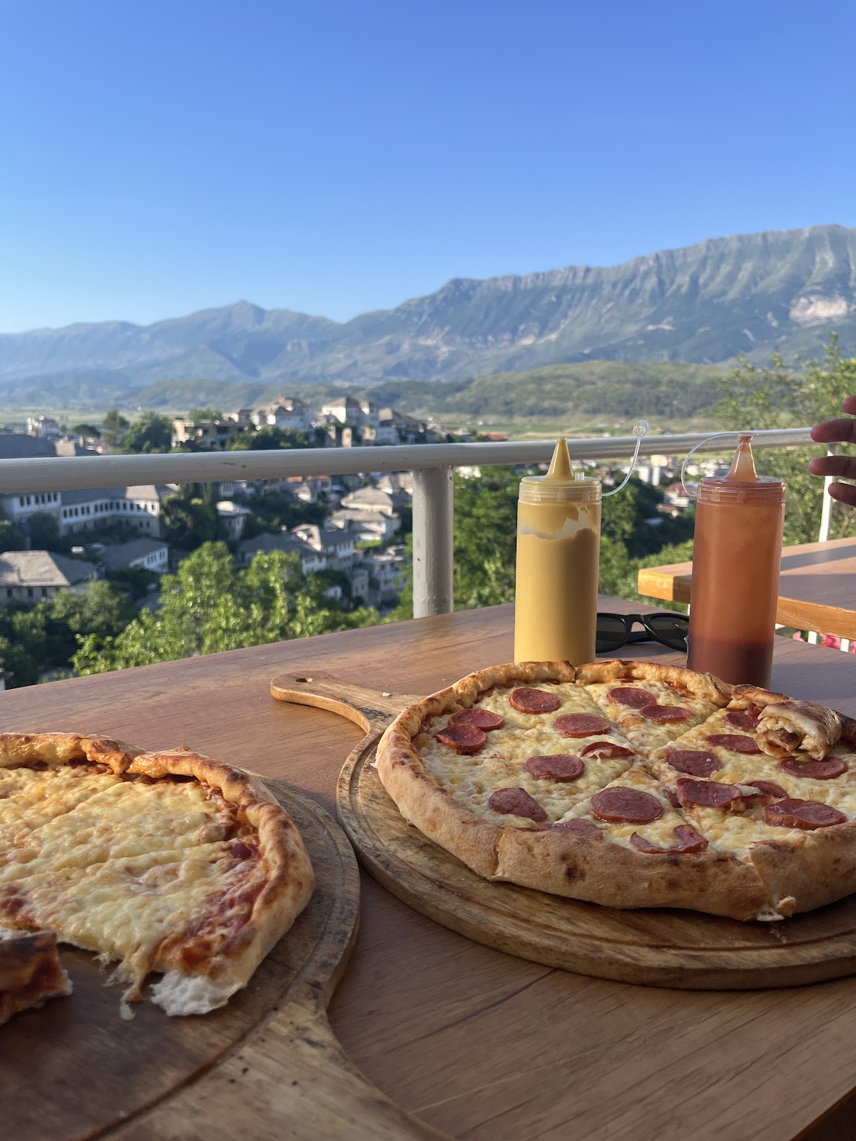 Fastfood,home made pizza and sandwic