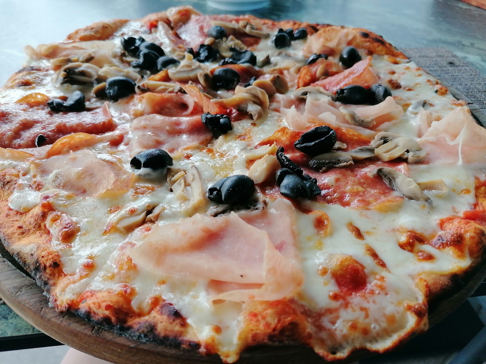 Pizza Bar Station