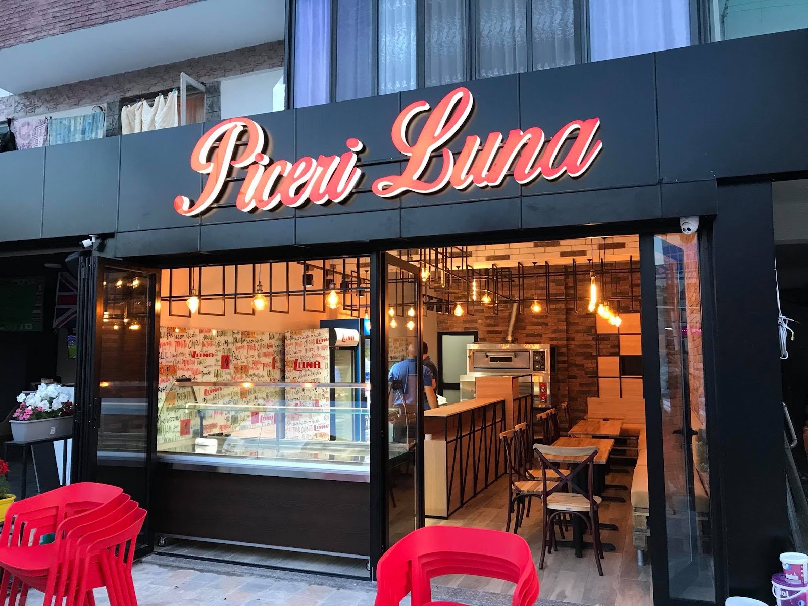 Piceri Luna 3