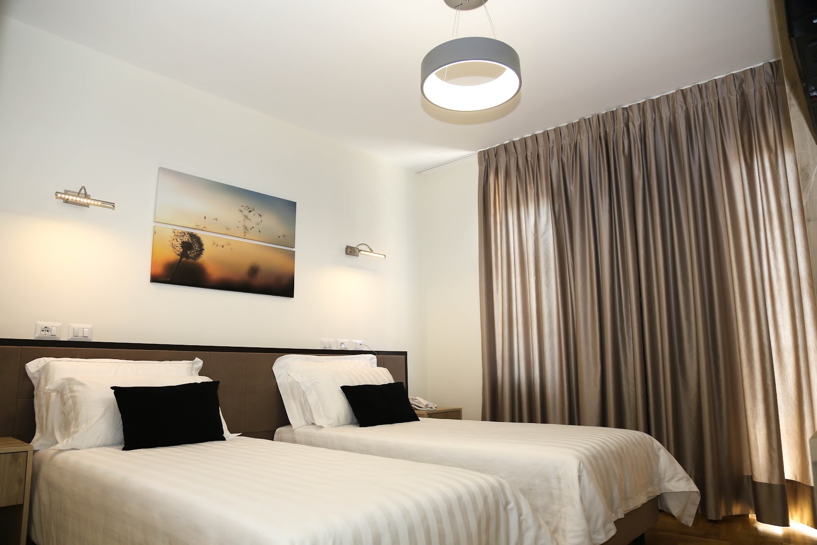 Mervin Hotel, Kruje