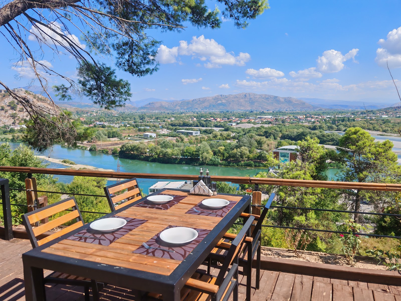 Restorant Bardhi