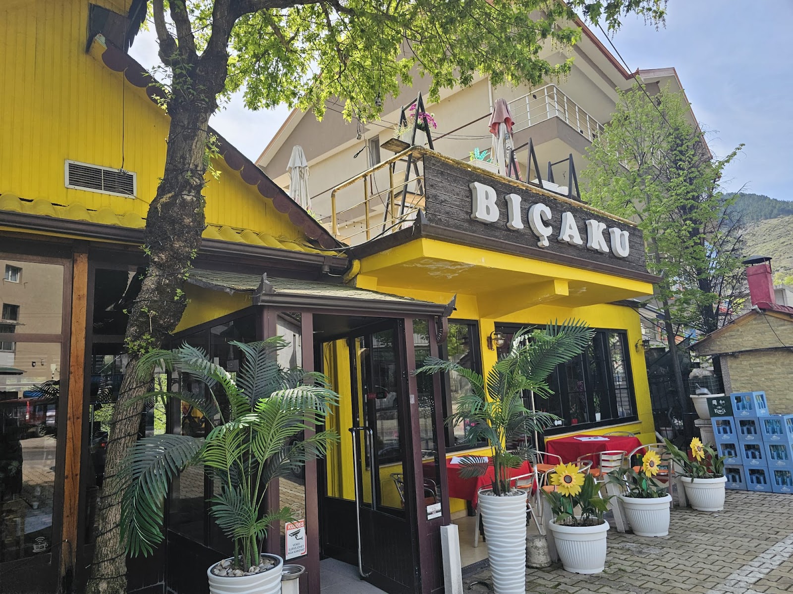 “Biçaku” Bar & Restaurant