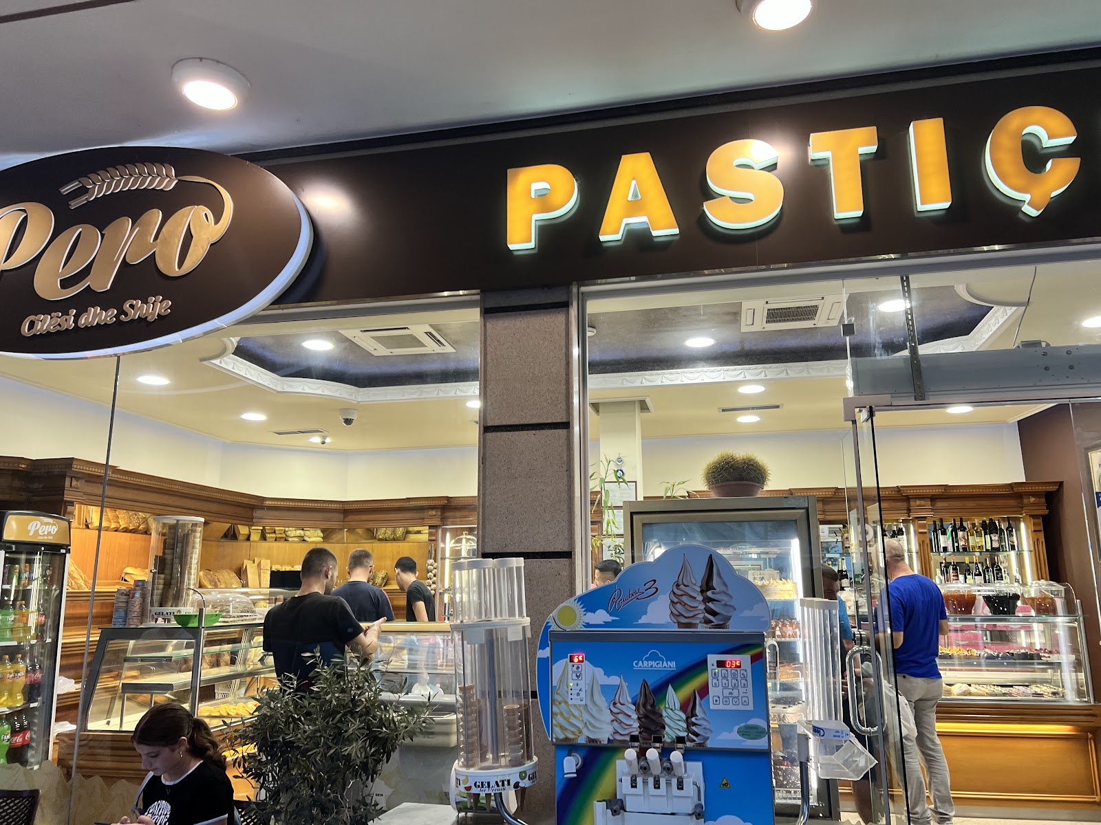 Furrë Buke, Pastiçeri Pero - Cilësi dhe Shije