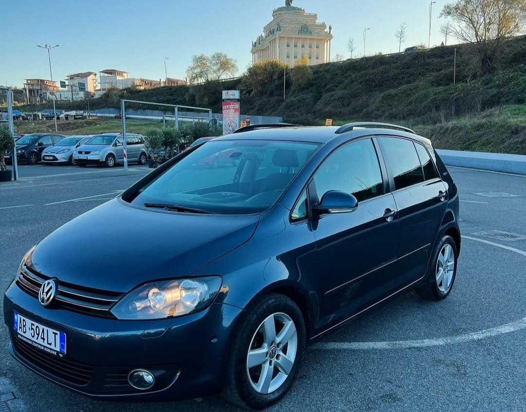 Rent A Car Juli Rreshen