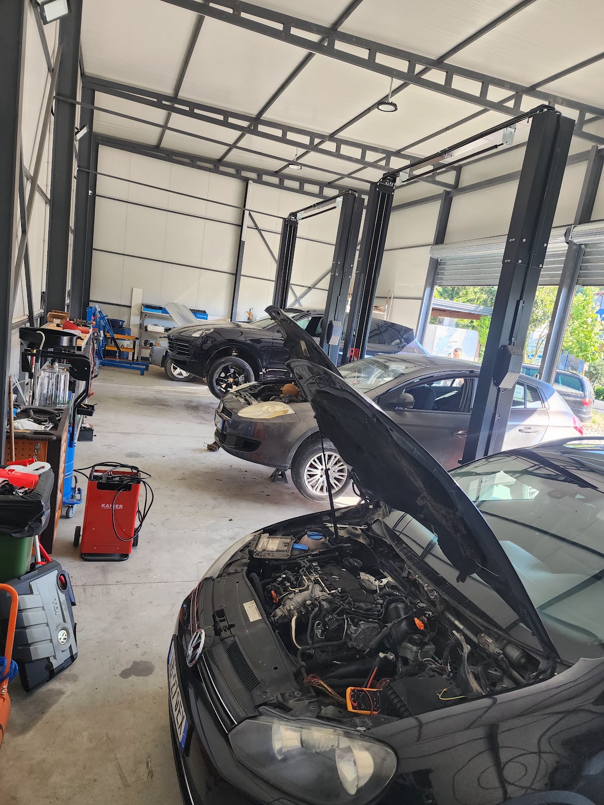 AUTO SERVIS AZUNI