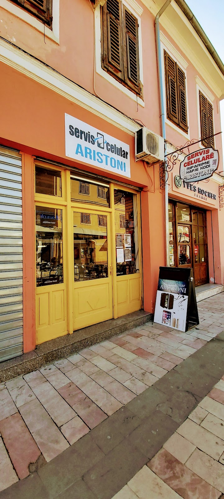 Servis Celular "Ariston Luka"
