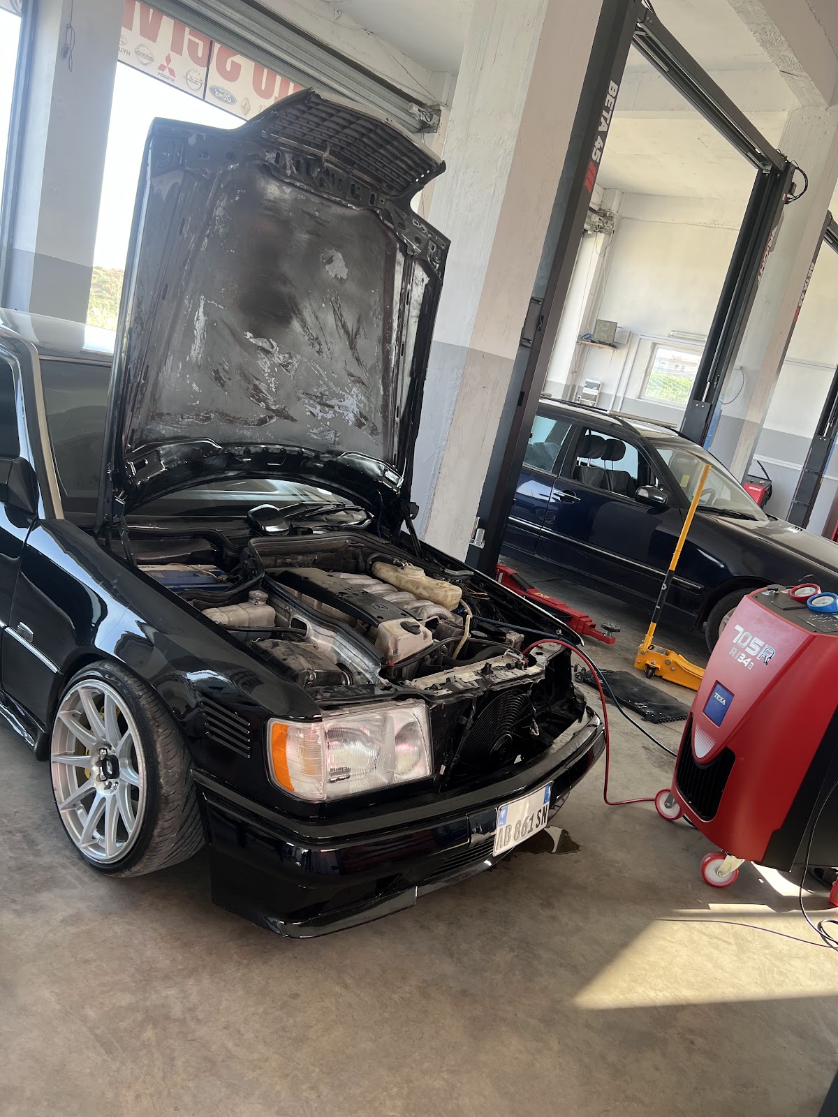 "Elektroauto Uruci"