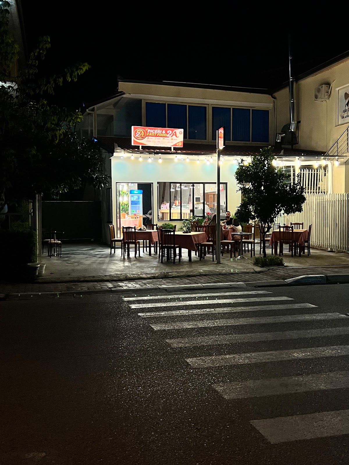 Fast food piceri 2A-të halal