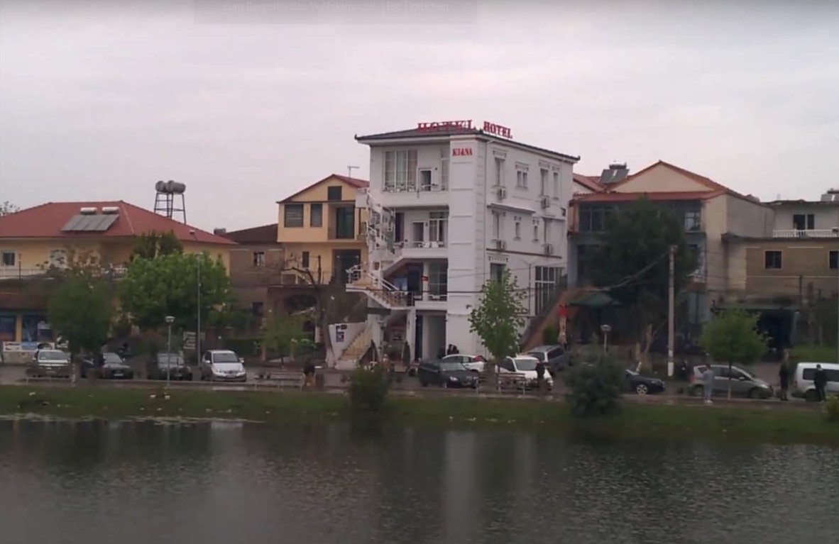 Ku&Na Hotel, Belsh