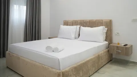 Agalliu Guest House
