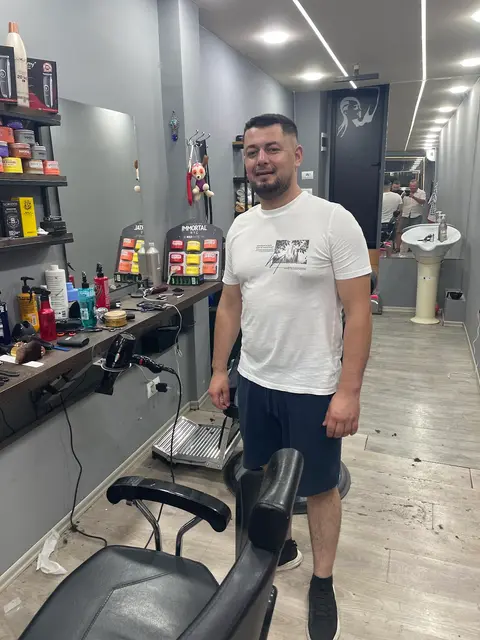 Barber Berat Joni