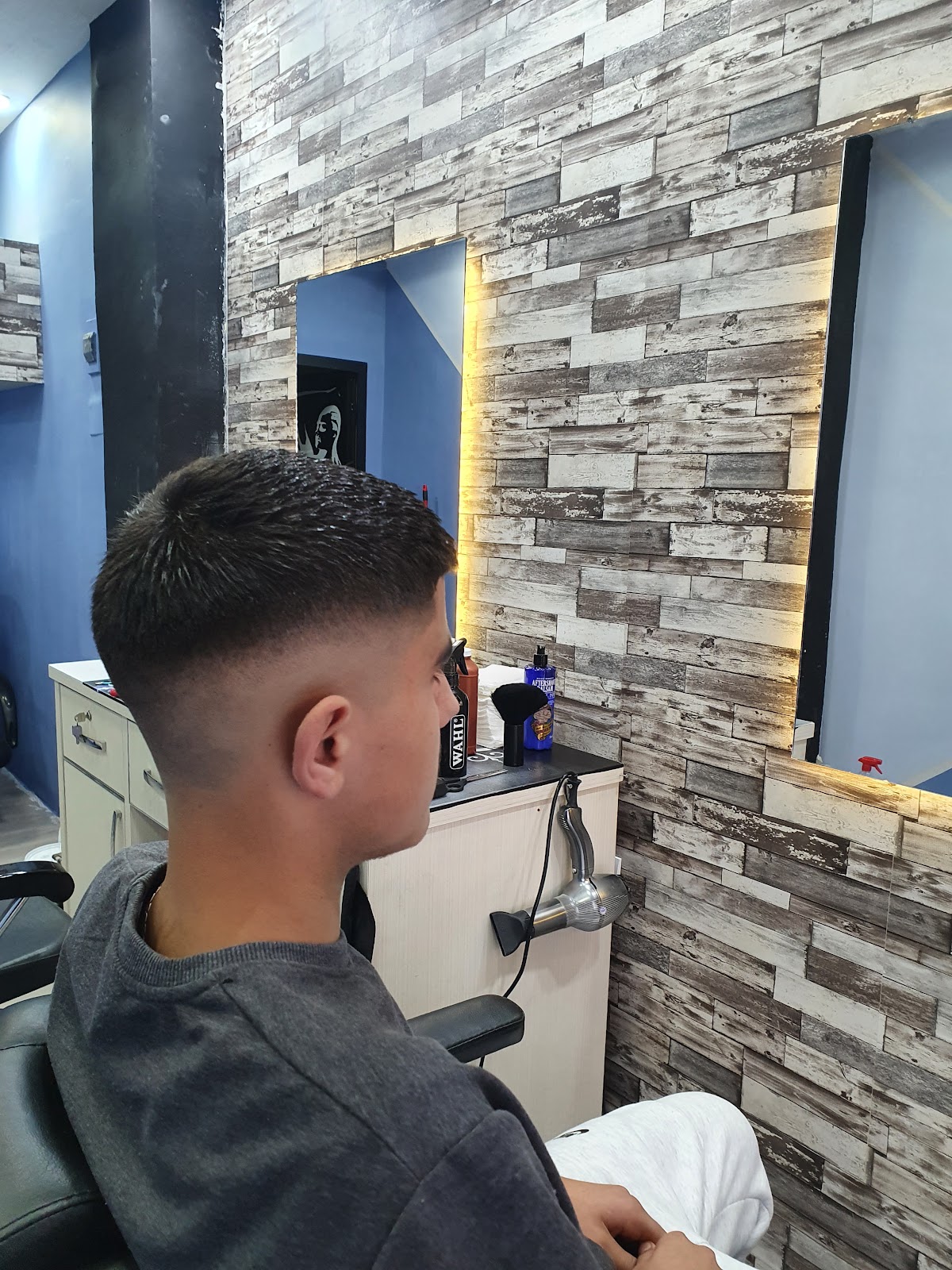 Barber Berat Joni