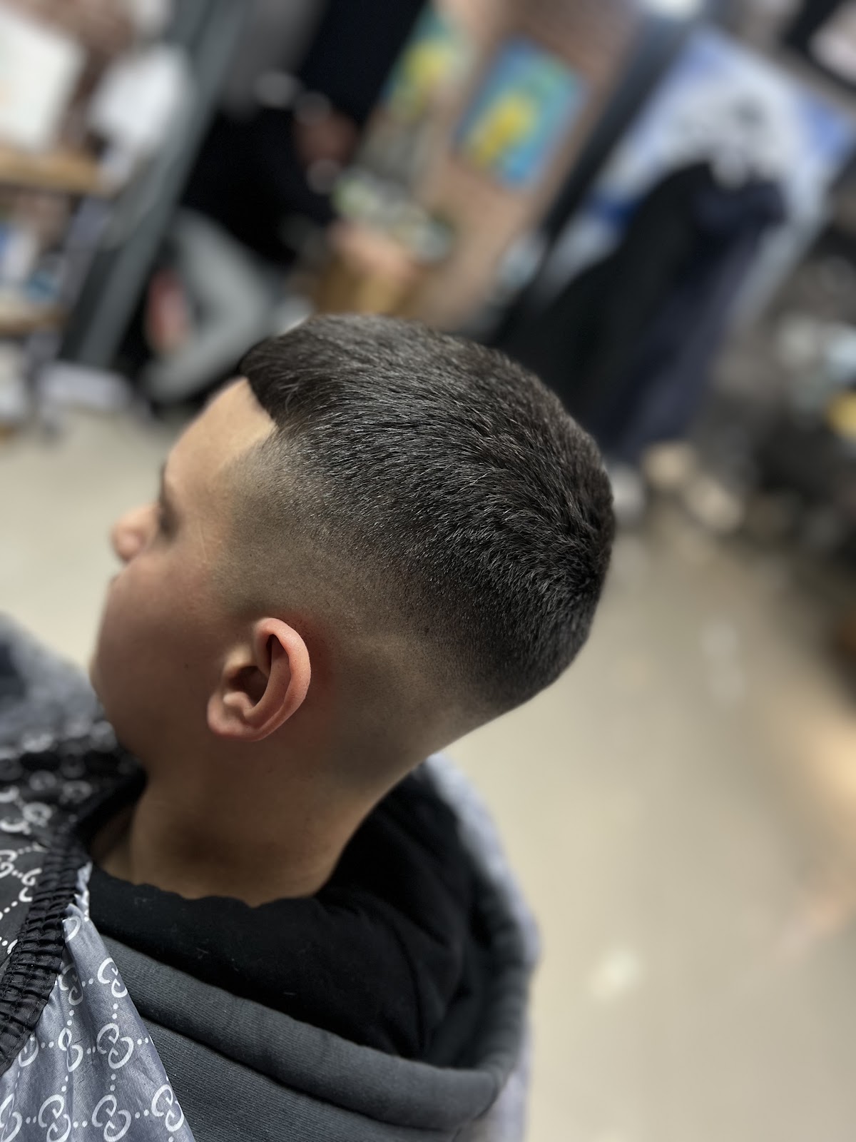 BARBER SHOP ( DEJZI’S SALON 1)