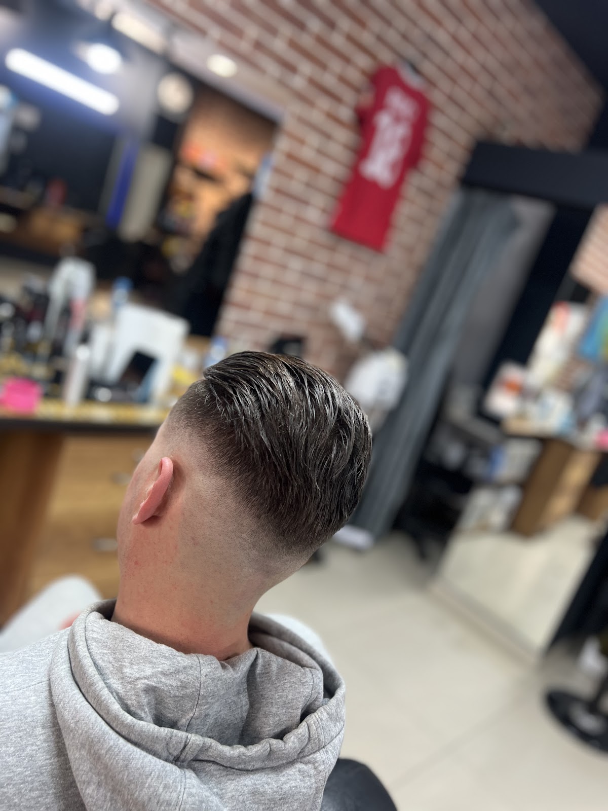 BARBER SHOP ( DEJZI’S SALON 1)
